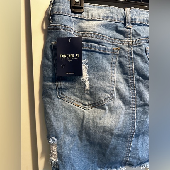 NWT Forever 21 Distressed Denim Skirt - Picture 3 of 5